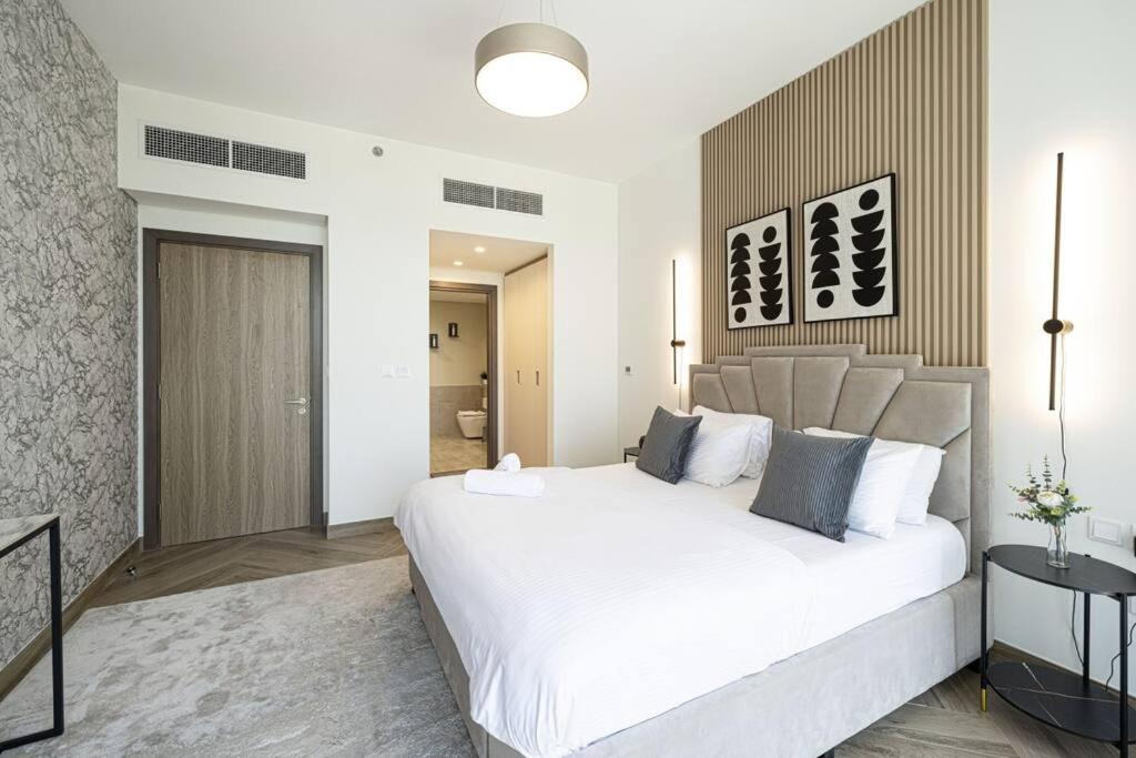 Chic 2 Bed Near Trade Centre With 5 Star Amenities Apartment Dubai Luaran gambar