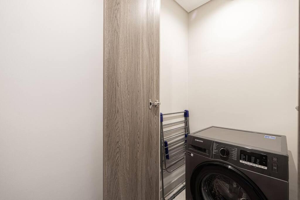 Chic 2 Bed Near Trade Centre With 5 Star Amenities Apartment Dubai Luaran gambar